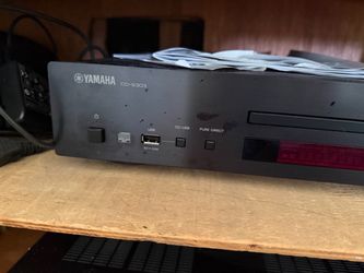 Yamaha CD-S303 CD Player