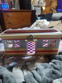 Playschool style diner, 14 inches