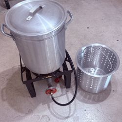 Turkey fryer and seafood boil