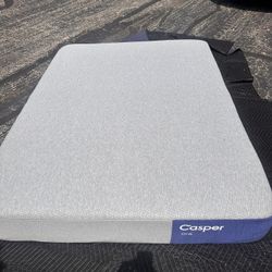 Casper, One, Queen excellent condition