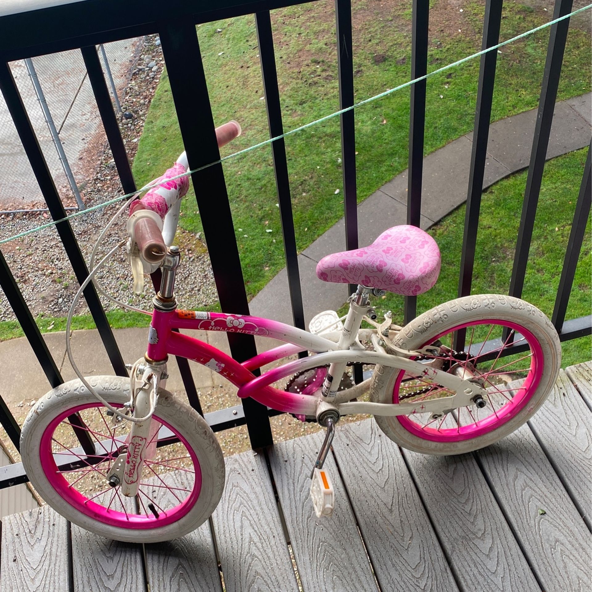 16 inch hello kitty girls bike