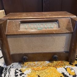 Gilfillen 66A vintage tube radio AM only