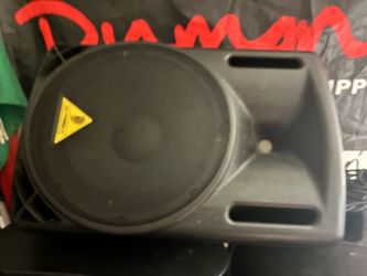 Behringer 12 inch powered speaker
