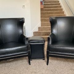 Elegant leather chairs with real wood, sturdy and very stylish! 