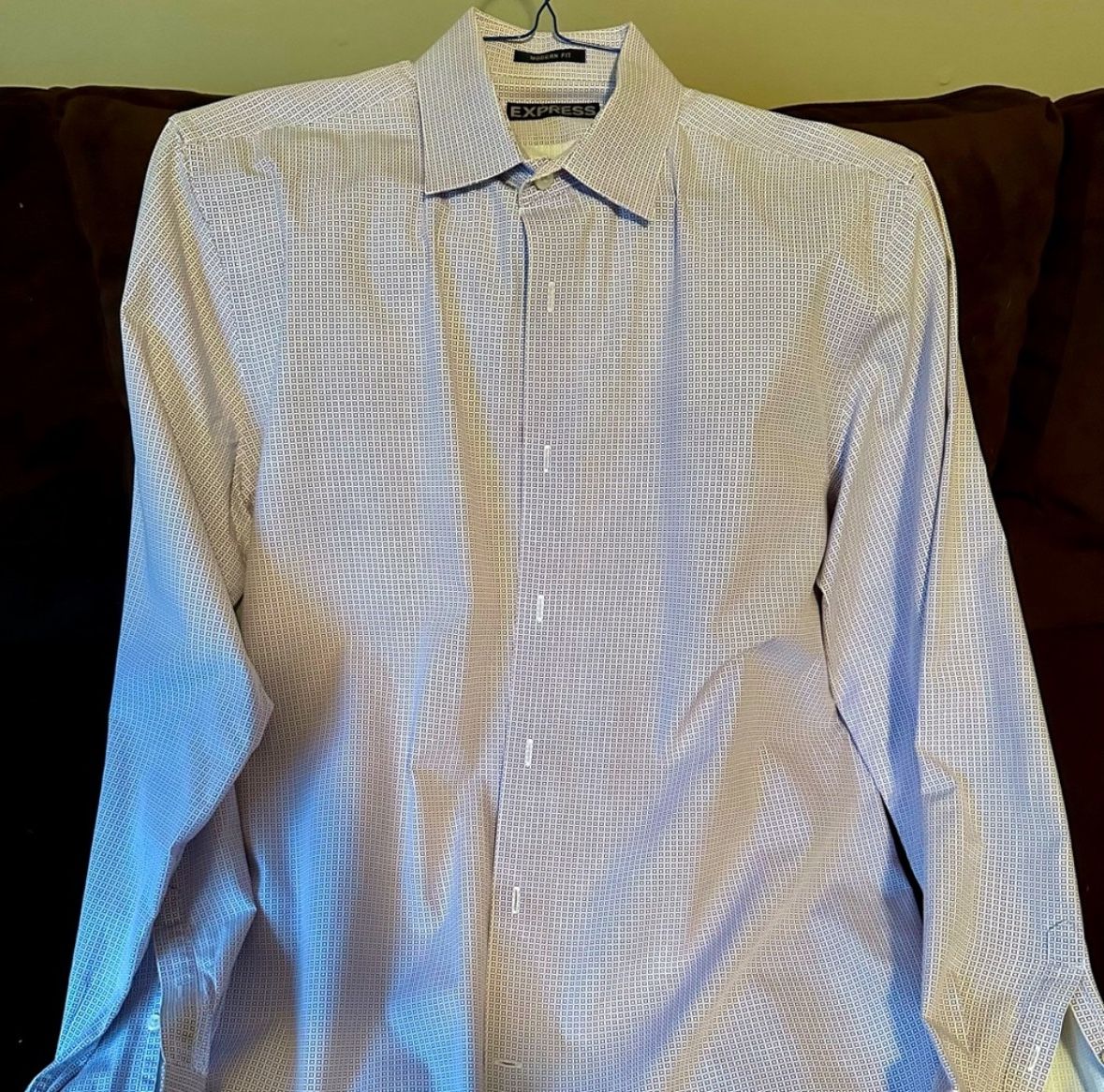 Men’s Express Modern Fit Long Sleeve Button Down Shirt Size Large