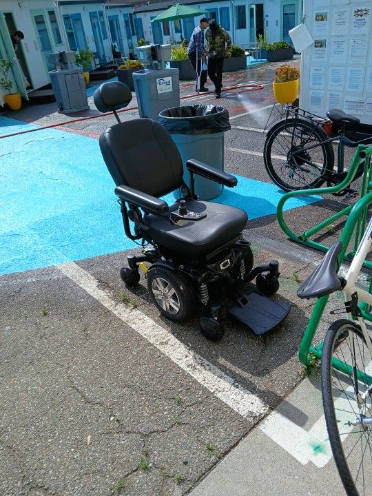 Quantum Motorized Wheelchair