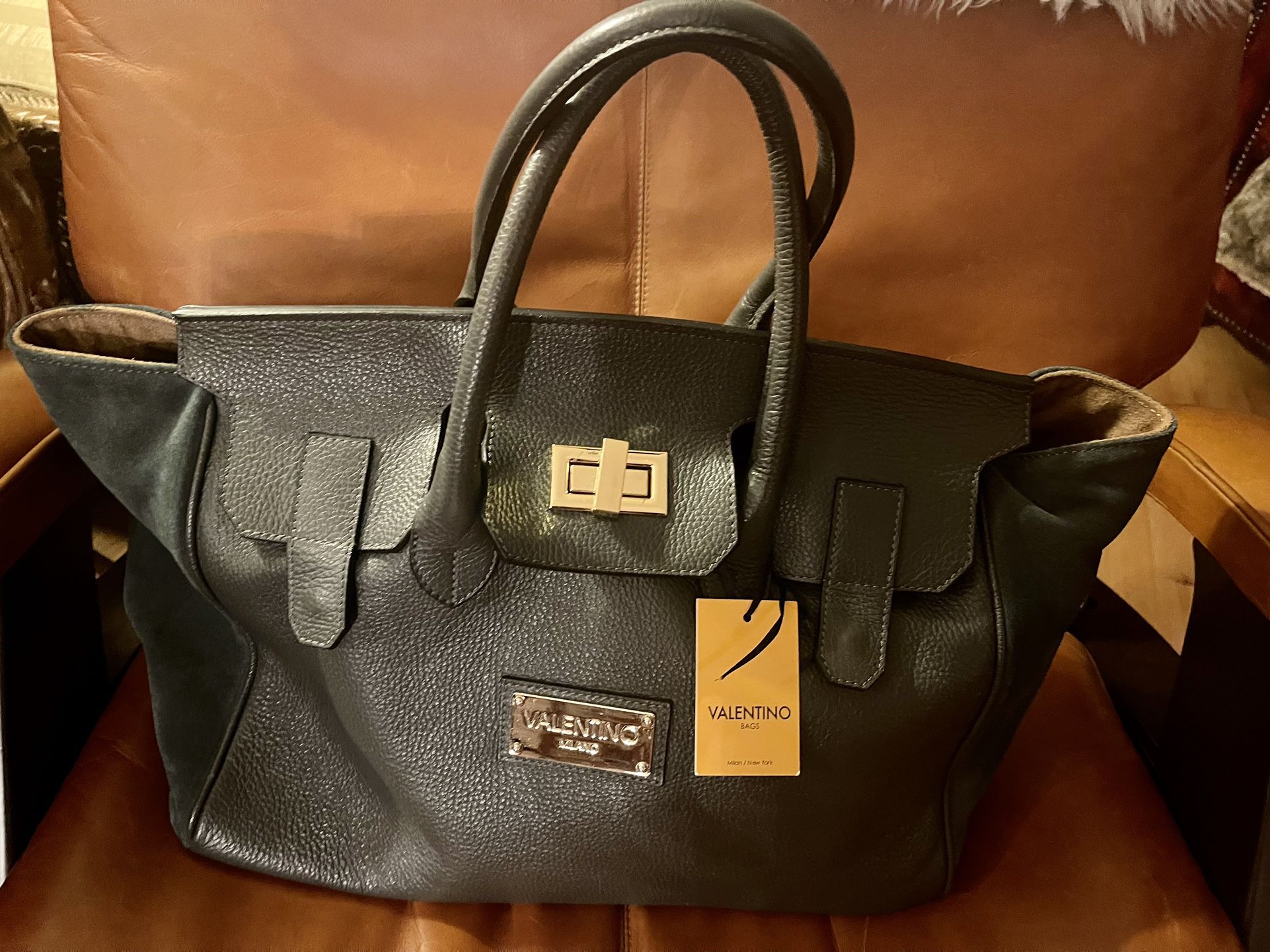 Valentino handbag $300 for Sale in - OfferUp