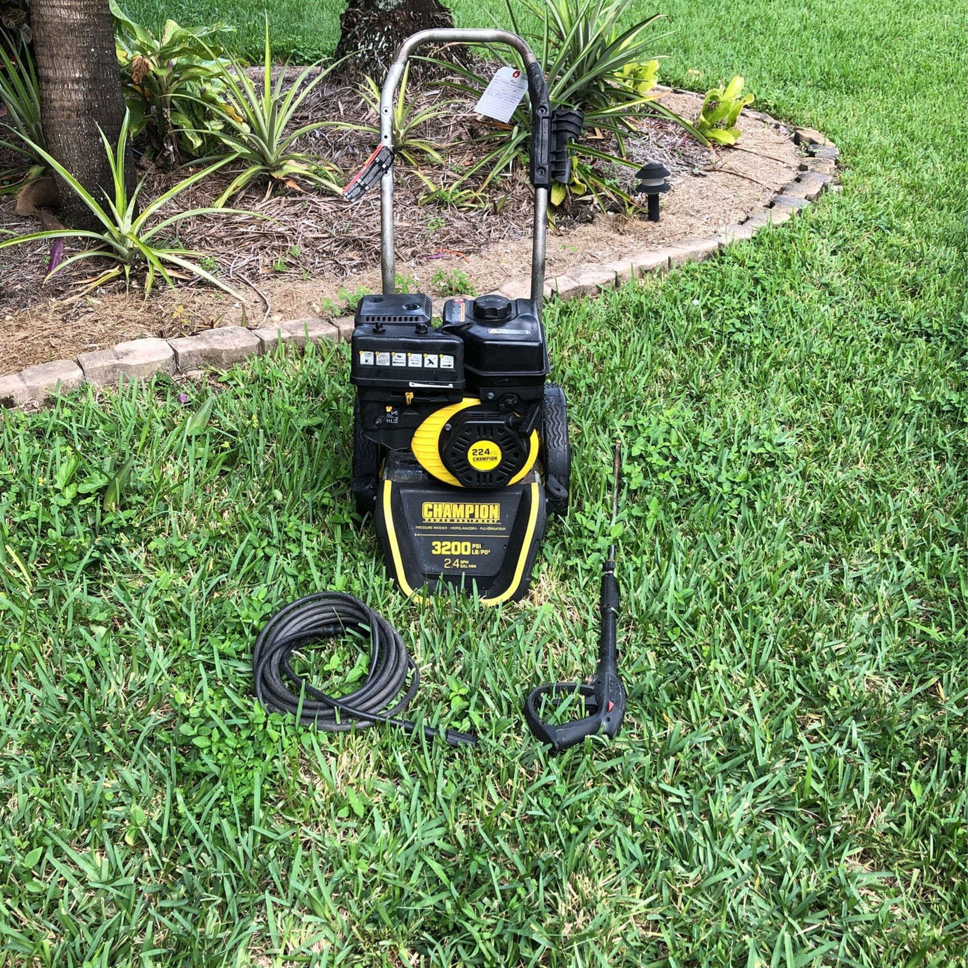 Champion 3200 Psi Pressure Washer Works Perfect