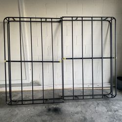 FREE QUEEN SIZE METAL BOX SPRING 