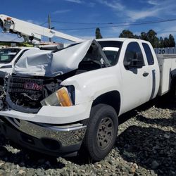 2013 GMC Sierra 6.0L Rwd For Parts