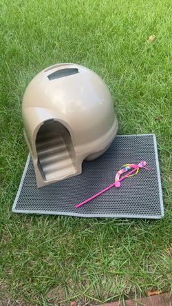 Dome Litter Box With Mat
