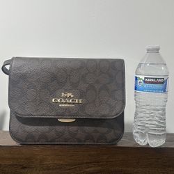 Coach Purse Leather Strap Sturdy