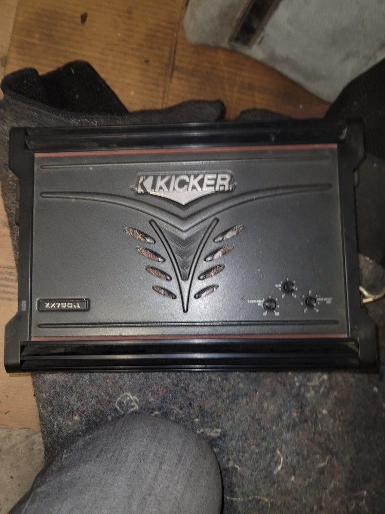 Kicker ZX750.1 Amp