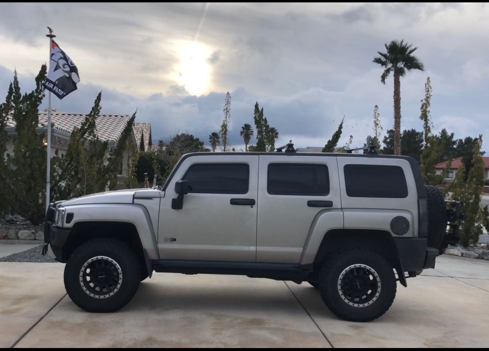 2008 Hummer H3-Needs Engine-Read Entire Description for Details 