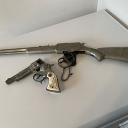 Antique Toy, Roy Rogers, Rifle, And Other Pistol