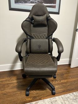 Dowinx Retro Series Brown Gaming Chair - Like New