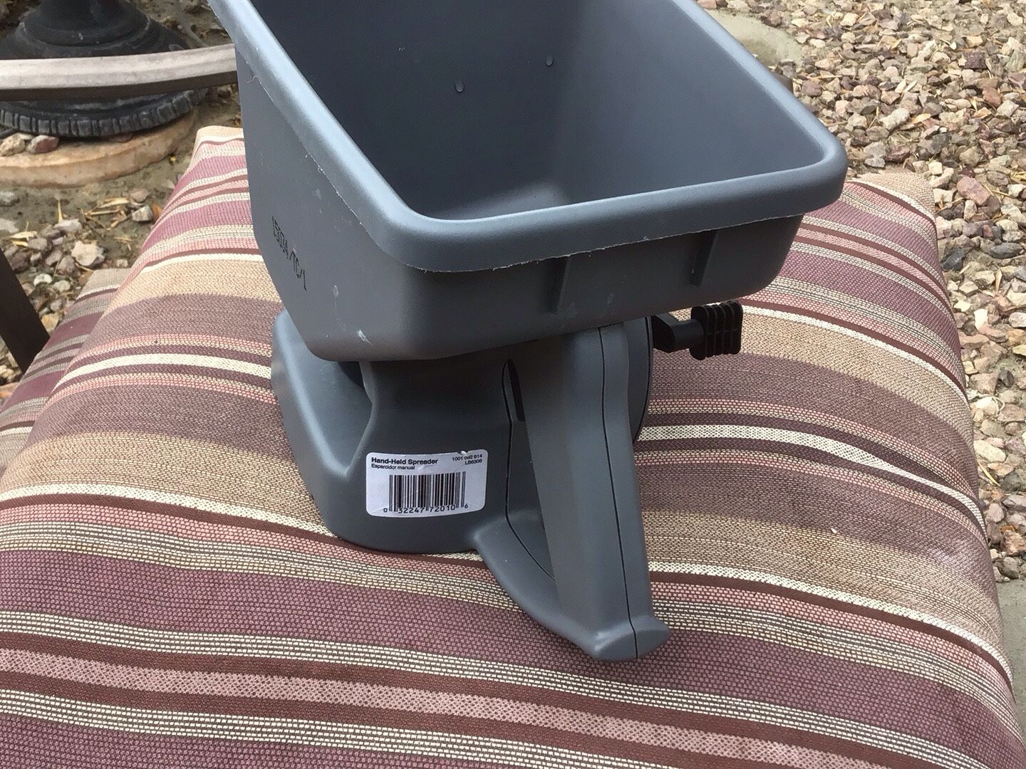 figaro spreader hand held