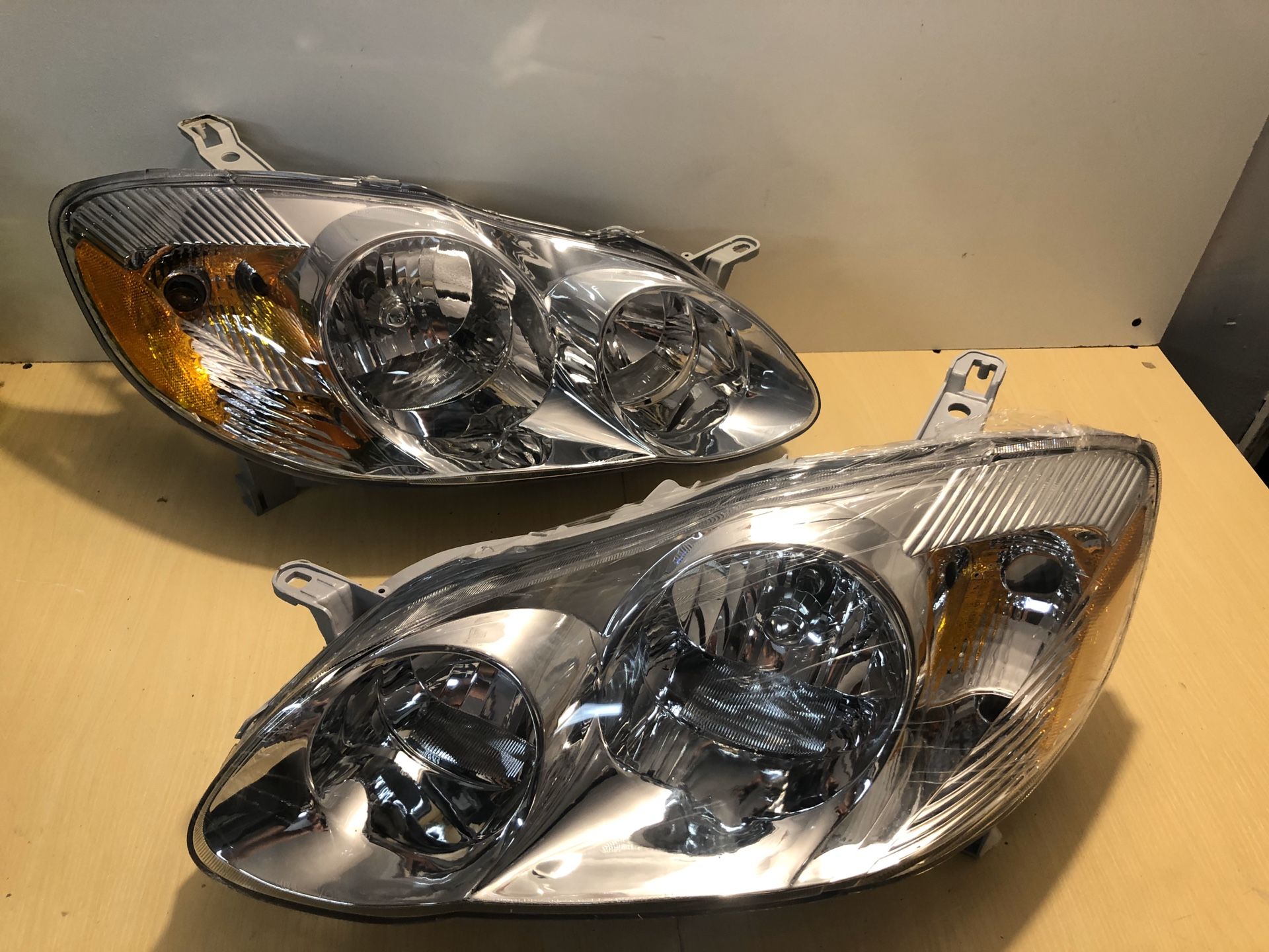 FOR 03-08 TOYOTA COROLLA Headlights