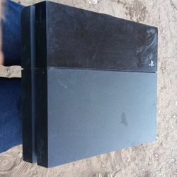 Ps4 With Controllers & Games 