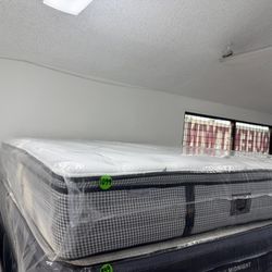 KING SIZE PARAMOUNT PILLOW TOP MATTRESS & BOX SPRINGS BED SET