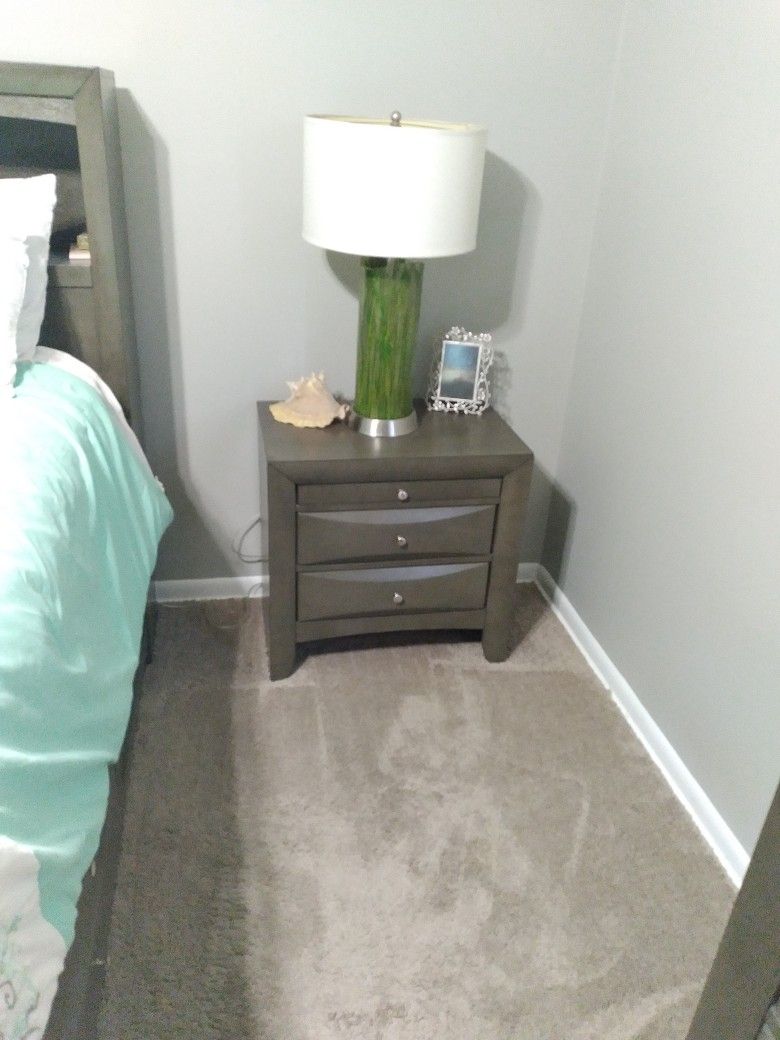 Queen Bedroom Set
