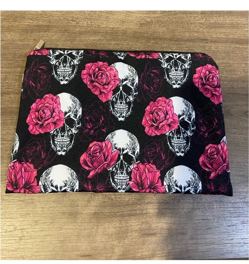 Cosmetics Bag Skull And Pink Flowers-New