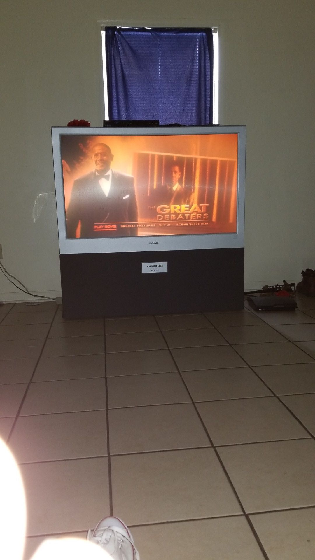 Magnavox floor model tv