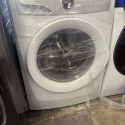Electrolux Front Load Washer And Dryer “white” 