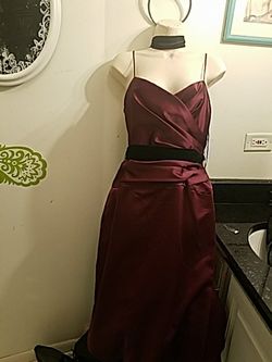 New Vera Wang maids sz8 wit choker