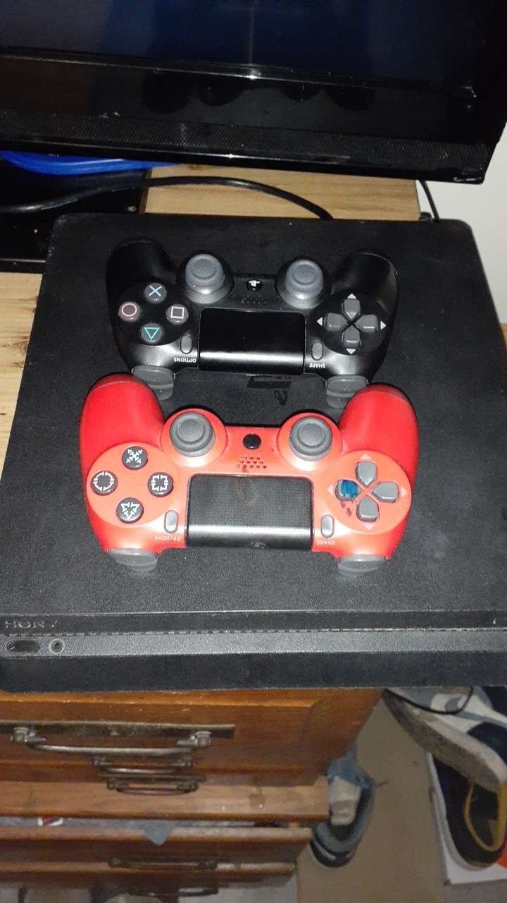 Play Station 4