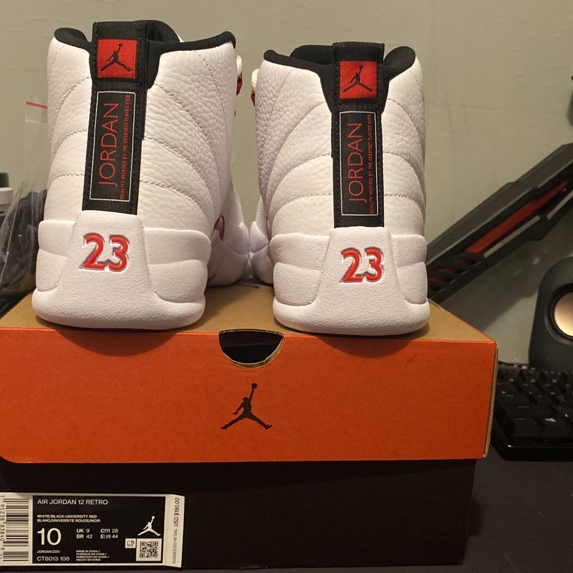 写真 Jordan 1 Electro Orange