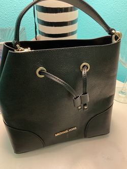 Michael Kors Black Leather bucket bag