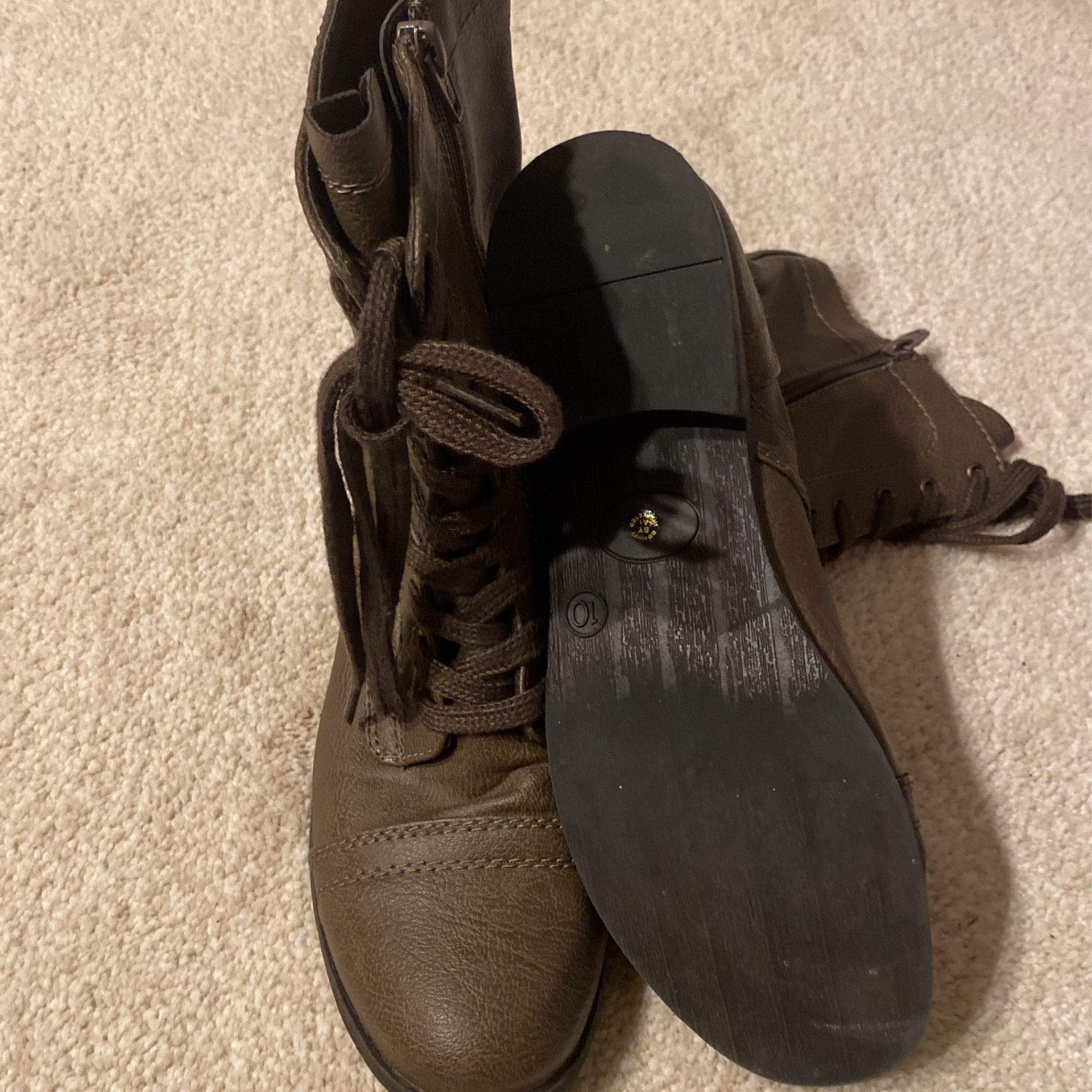 Women’s Boots, Size 10