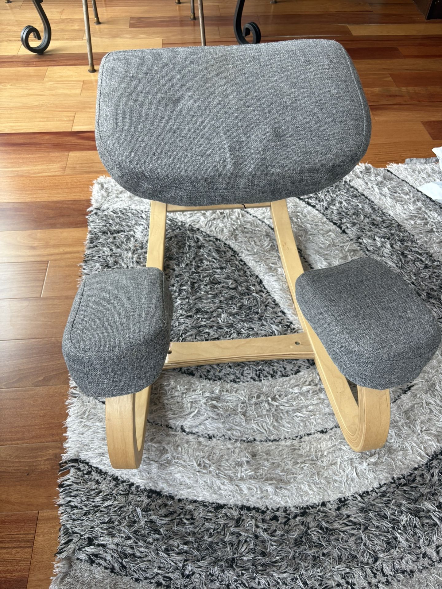 Uplift Desk Ergonomic Kneeling Chair