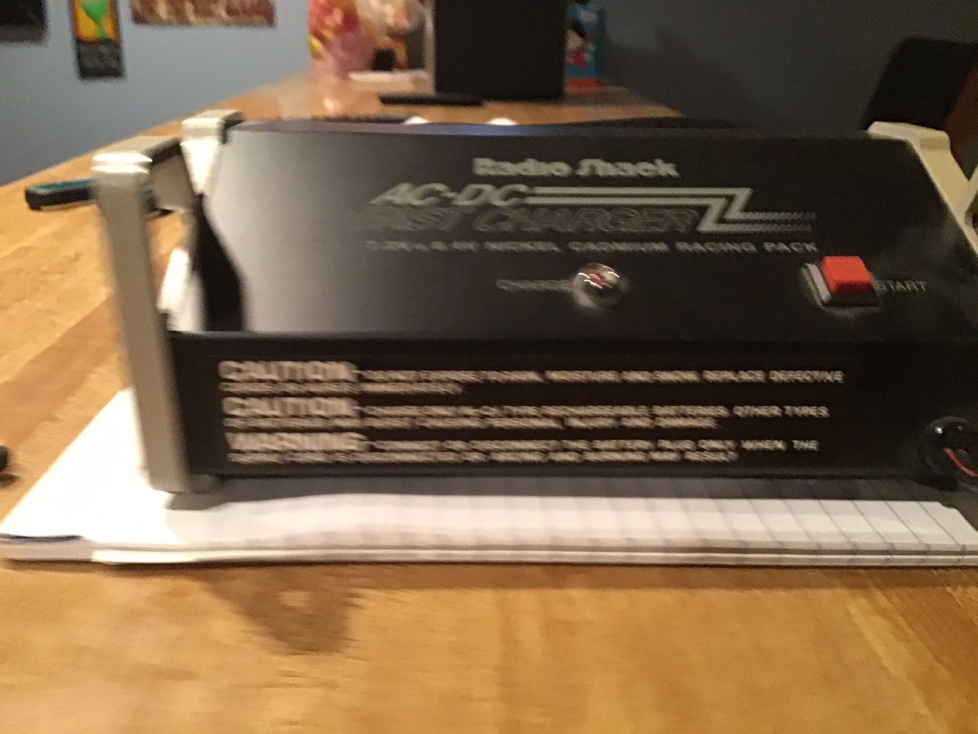 RADIO SHACK NI CAD BATTERY CHARGER. USED ON RC AND MISC. TOYS.