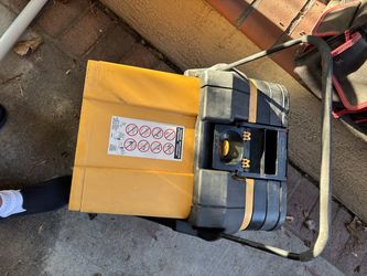 ROLLING TOOL BOX