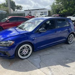 2018 Volkswagen Golf R