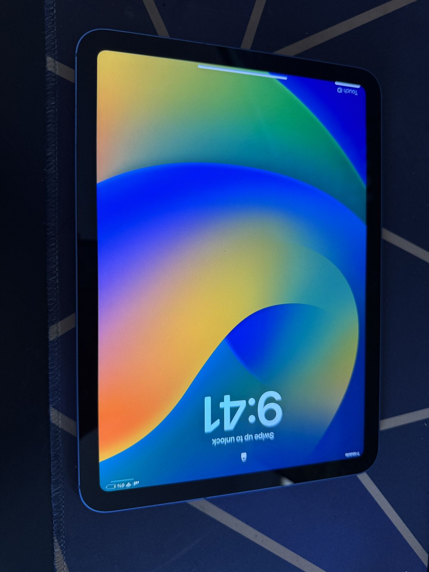 iPad 10th Gen Wi-Fi + Cellular