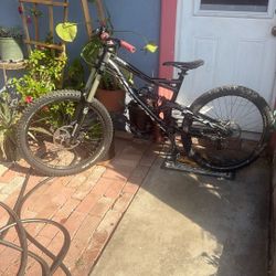 Down Hill Bike Specialized status 2