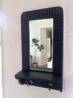 Key holder mirror