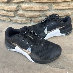 Nike Women's Metcon 7( Size 7.5)