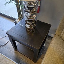 SQUARE WOODEN END TABLE 