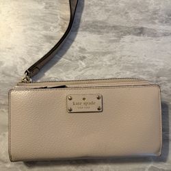 Kate Spade wristlet/wallet. 