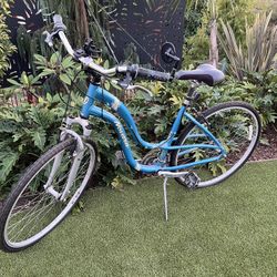 Ladies Hybrid/Comfort Bike—Novara Mia