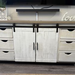 TV Console/ Entertainment Center
