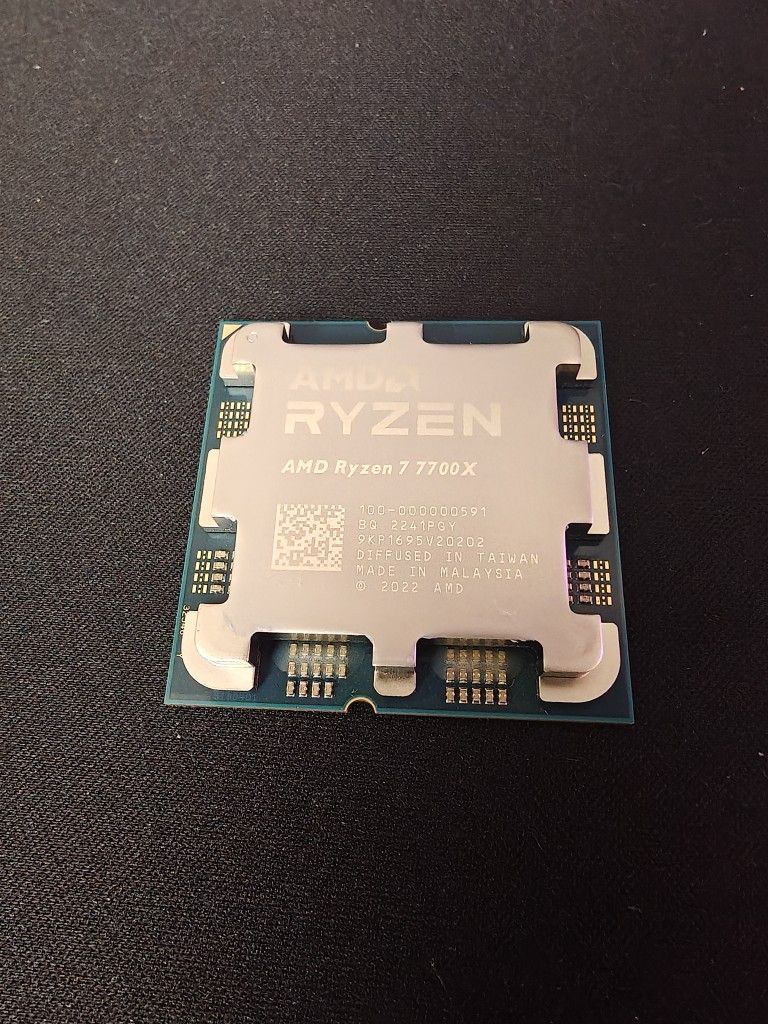AMD Ryzen 7 7700X – Excellent Condition / Fully Functional