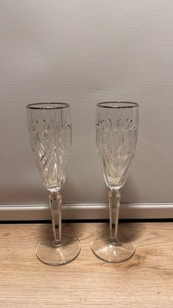 Beautiful Set of 2 Crystal Champagne Glasses