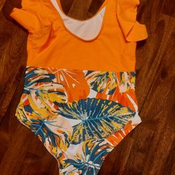 New Beautiful Girls Bathing Suit Fits 4 To 5 Years Old ( Tag) See Photo's.  Cash Pickup Only 