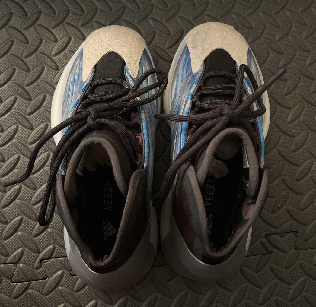 Size 4 - adidas Yeezy Quantum Frozen Blue Basketball Sneakers