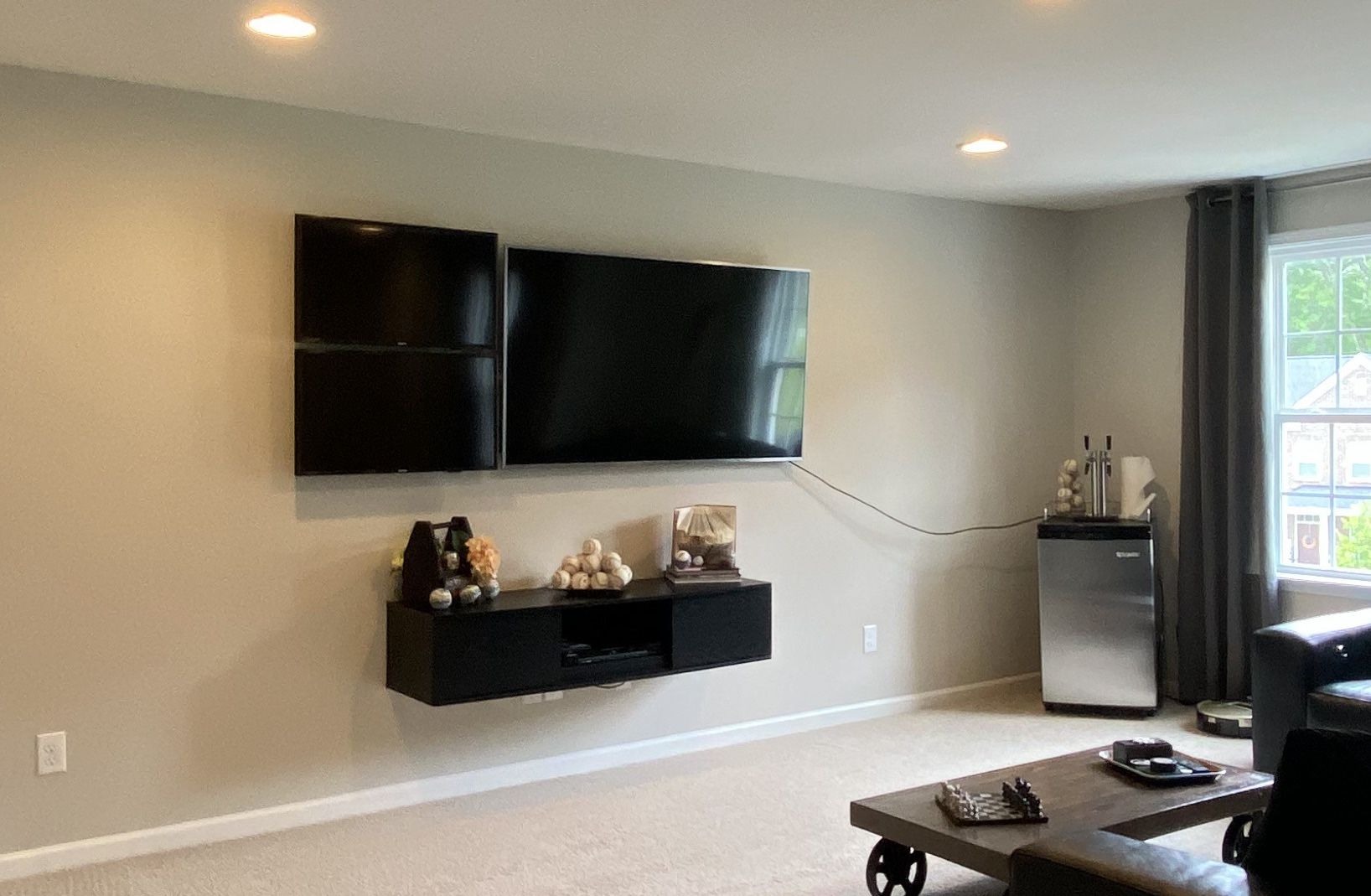 South Shore Agora Floating TV Stand/Entertainment Center - Black